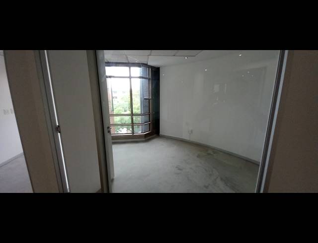 313M² OFFICE TO LET IN WOODMEAD